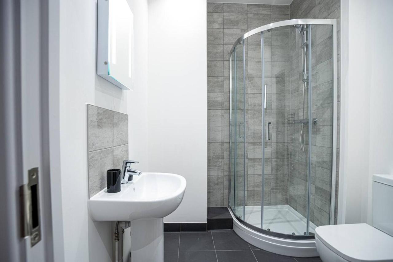 Two Bedroom - Central Peterborough Apartment - Bayard Apartments Eksteriør billede
