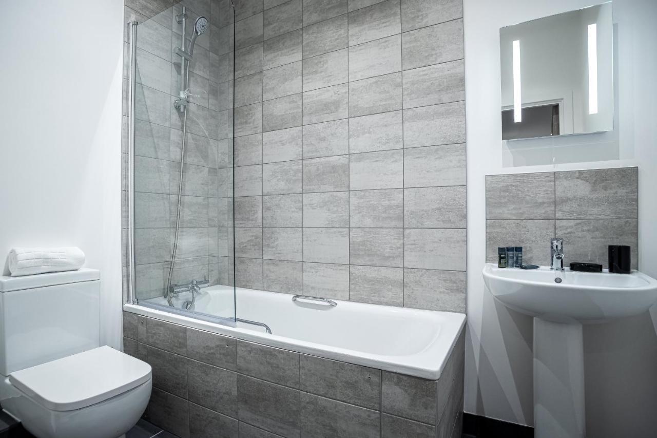 Two Bedroom - Central Peterborough Apartment - Bayard Apartments Eksteriør billede